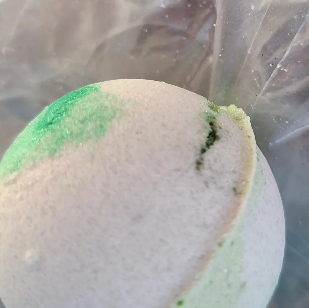 Homemade bath bomb - Picture 3 of 5